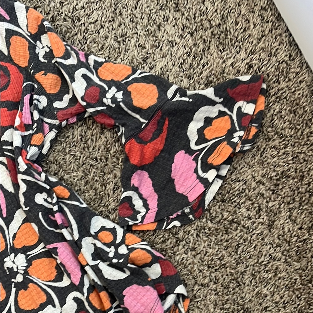 Floral Women's Top - Picture 4 of 8